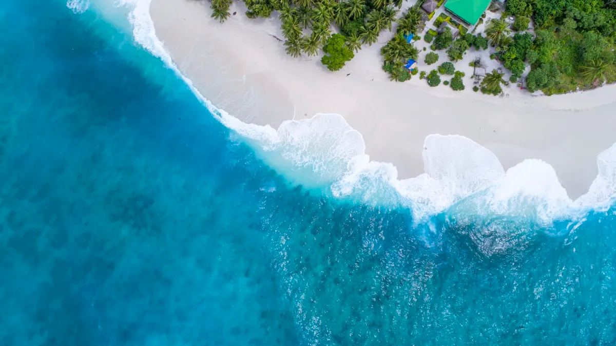 Crystal clear turquoise waters of Bimini